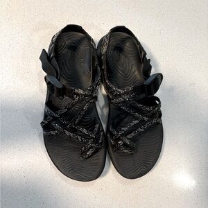 Chacos women’s size 8 sandals